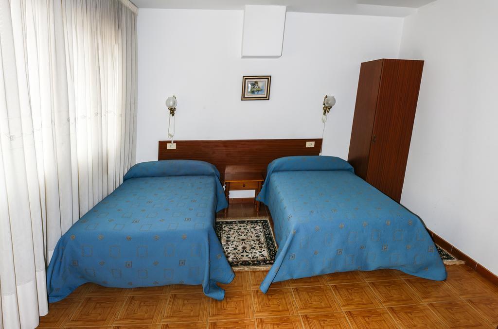 Pensión Vázquez Vimianzo Habitación foto