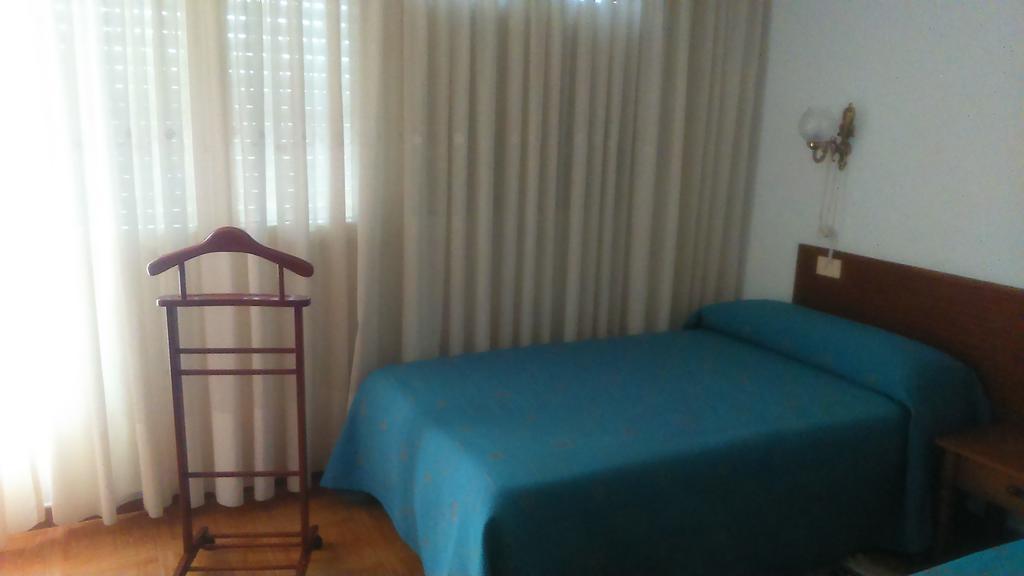 Pensión Vázquez Vimianzo Habitación foto